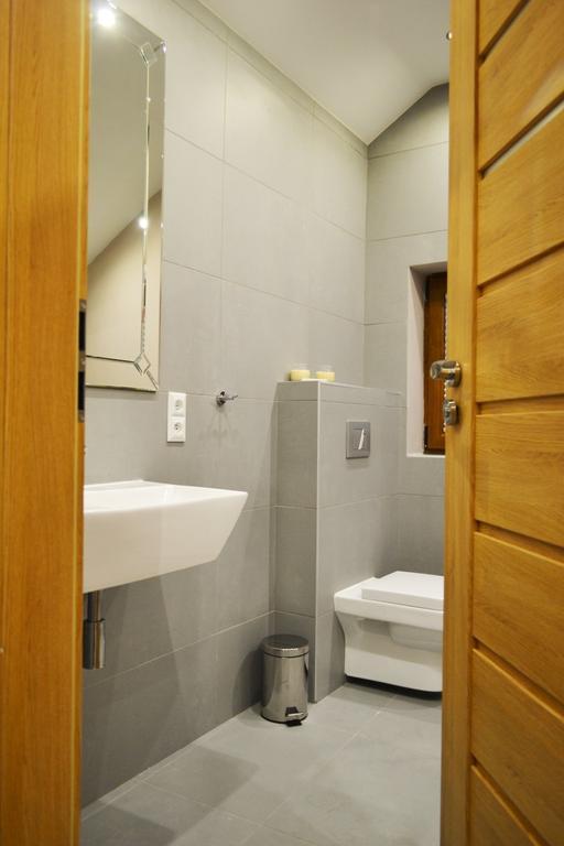 Apartment 66 C