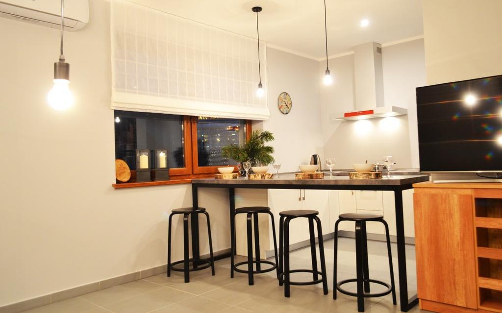 Apartment 66 C *